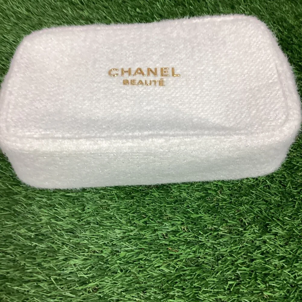 Chanel Holiday Makeup Bag - 2024 Snowflake Zipper